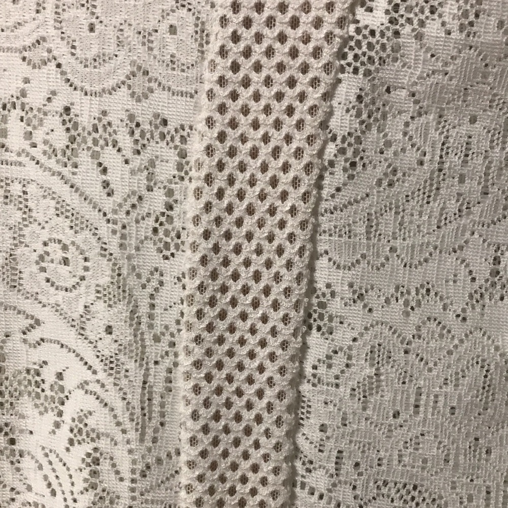BCBGMAXAZRIA  ivory sheer lace top. Size S - Picture 3 of 4